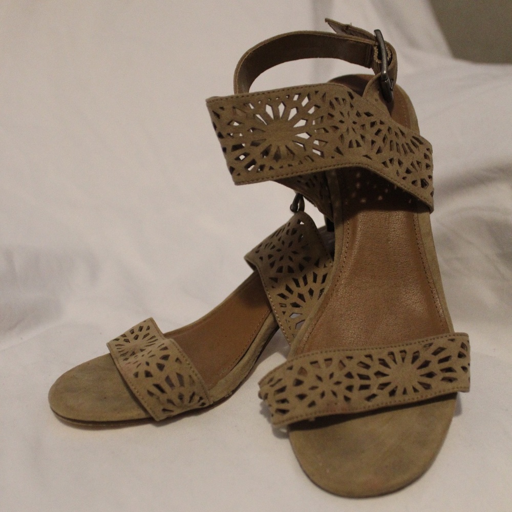Yellowbox Heels